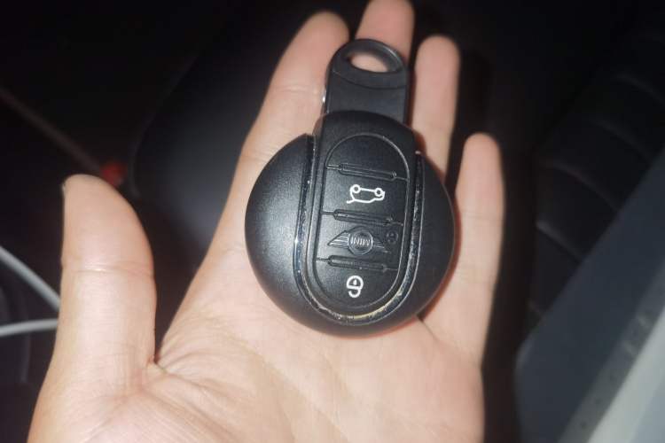 Used MINI 2019 2.0T COOPER S Artist Vehicle Key
