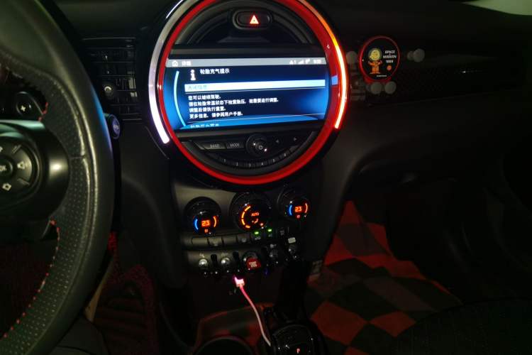 Used MINI 2019 2.0T COOPER S Classic Edition Five-Door Model Audio And AC Panel