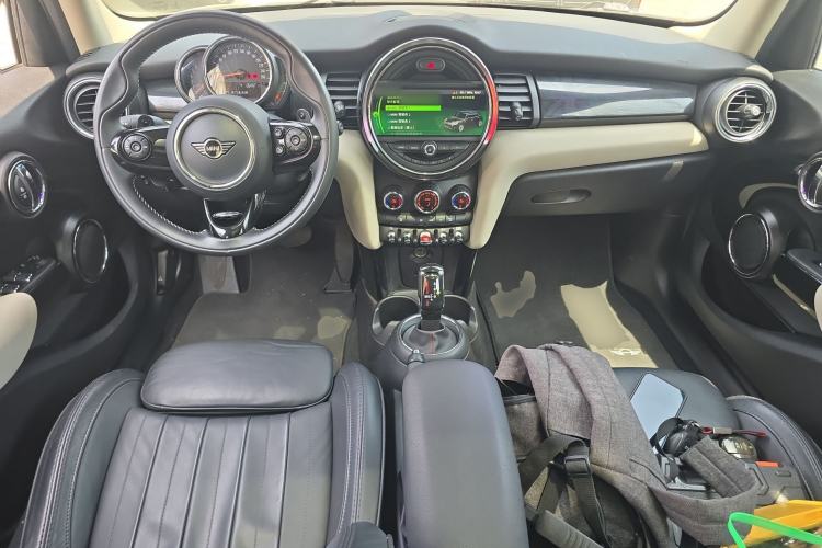 Used MINI 2019 2.0T COOPER S Artist Five-Door Edition Center Console