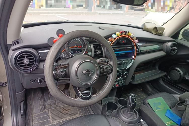 Used MINI 2019 1.5T COOPER Artist Center Console
