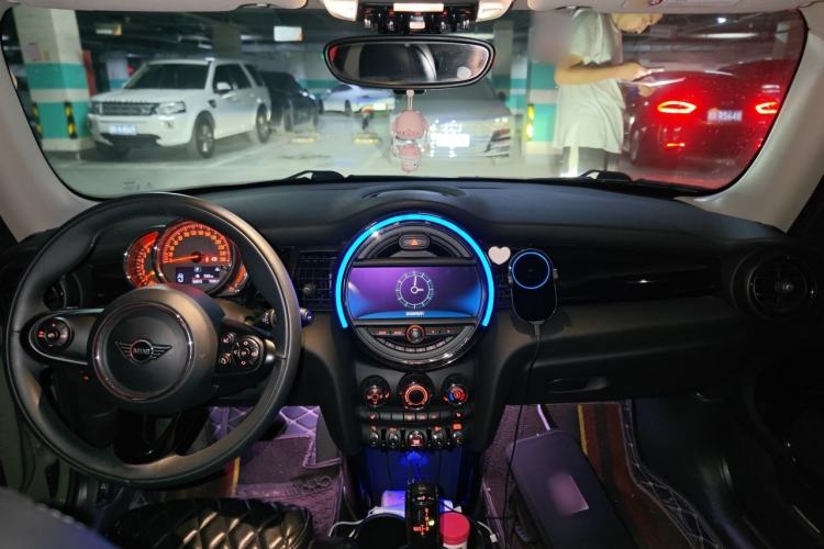 Used MINI 2019 1.5T COOPER Classic Edition Center Console