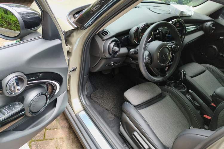 Used MINI 2019 1.5T COOPER Classic Edition Five-Door Version Driver Seat
