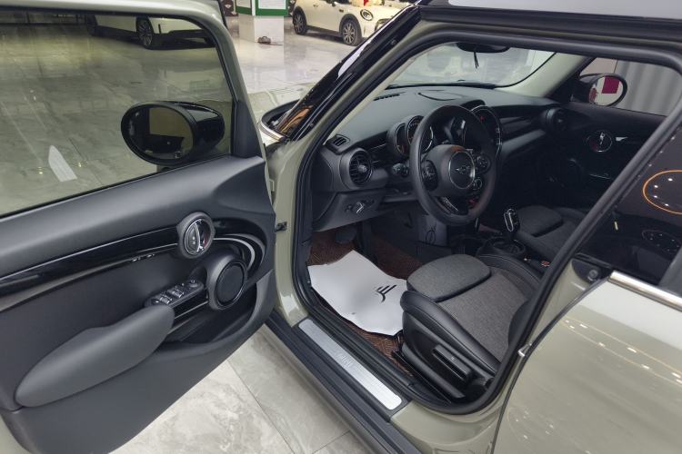 Used MINI 2019 1.5T COOPER Classic Edition Five-Door Version Driver Seat