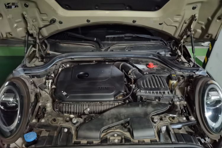 Used MINI 2019 2.0T COOPER S Classic Edition Five-Door Model Engine Bay