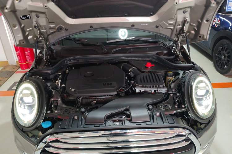 Used MINI 2019 1.5T COOPER Artist Engine Bay