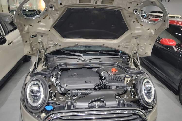 Used MINI 2019 1.5T COOPER Classic Edition Five-Door Version Engine Bay