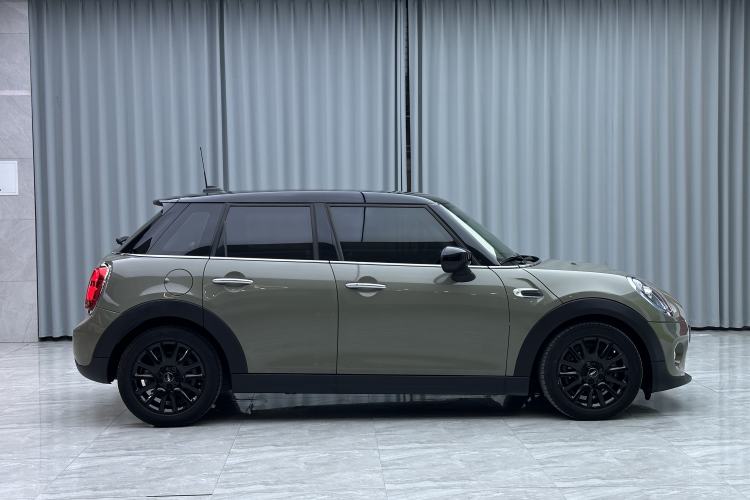 Used MINI 2019 1.5T COOPER Classic Edition Five-Door Version Exterior 3