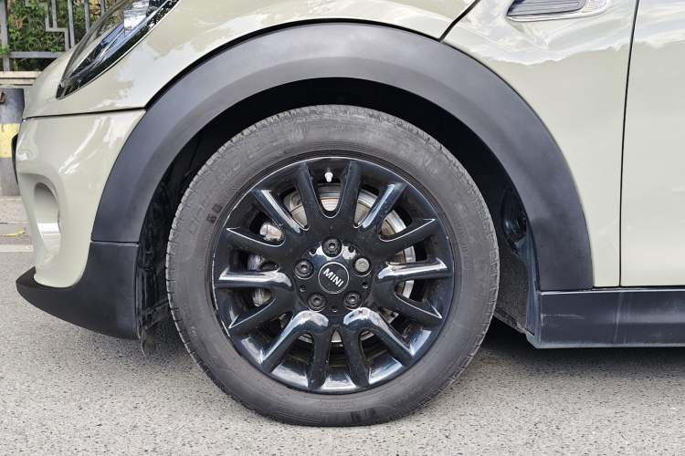 Used MINI 2019 1.5T COOPER Classic Edition Exterior 7