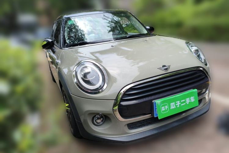 Used MINI 2019 1.5T COOPER Classic Edition Five-Door Version Front Right 45 Deg