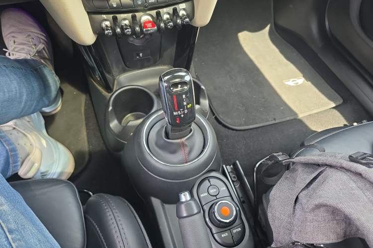 Used MINI 2019 2.0T COOPER S Artist Five-Door Edition Gear Lever