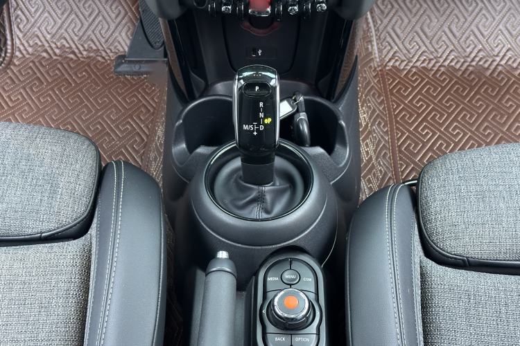 Used MINI 2019 1.5T COOPER Classic Edition Five-Door Version Gear Lever