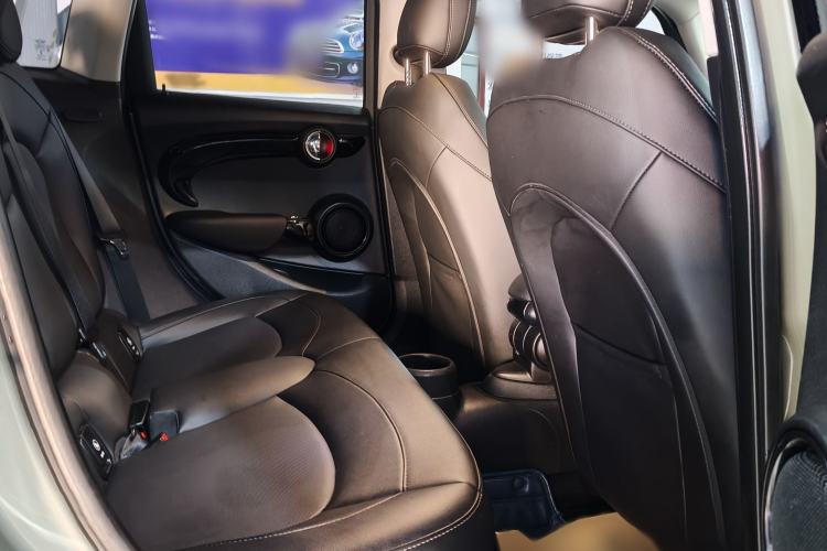 Used MINI 2019 1.5T COOPER Classic Edition Five-Door Version Interior 1