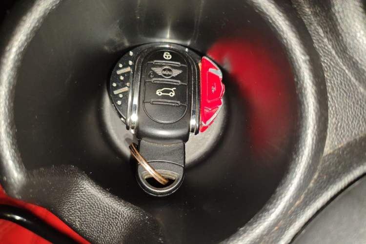 Used MINI 2019 2.0T COOPER S Racing Driver Interior 1
