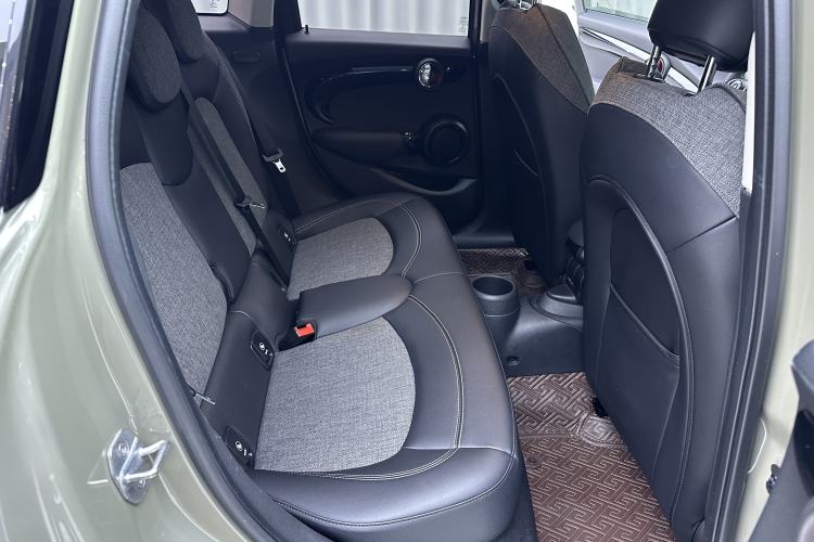 Used MINI 2019 1.5T COOPER Classic Edition Five-Door Version Interior 2