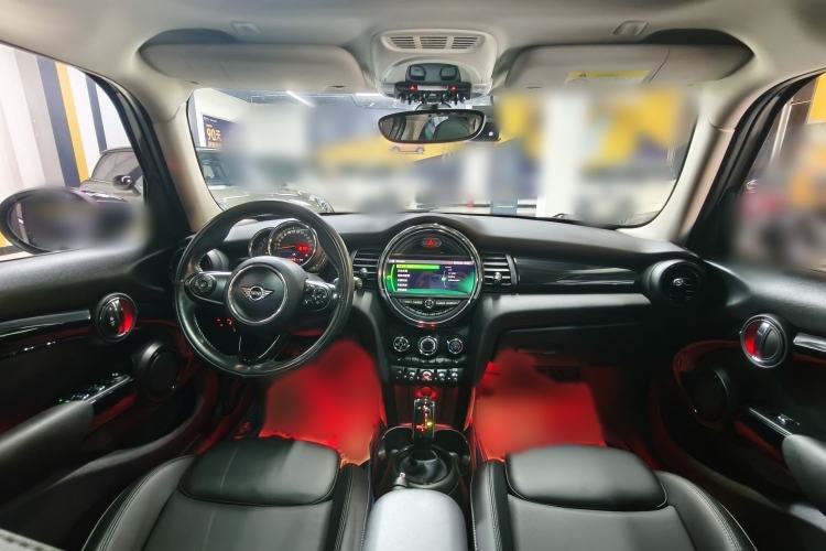 Used MINI 2019 1.5T COOPER Classic Edition Five-Door Version Interior 3