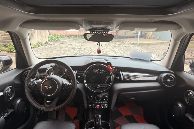 Used MINI 2019 2.0T COOPER S Classic Edition Five-Door Model Interior 3