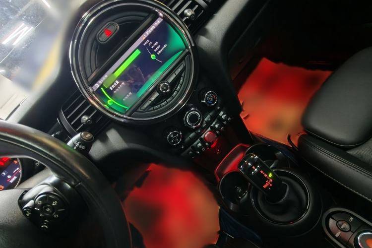 Used MINI 2019 1.5T COOPER Classic Edition Five-Door Version Interior 4