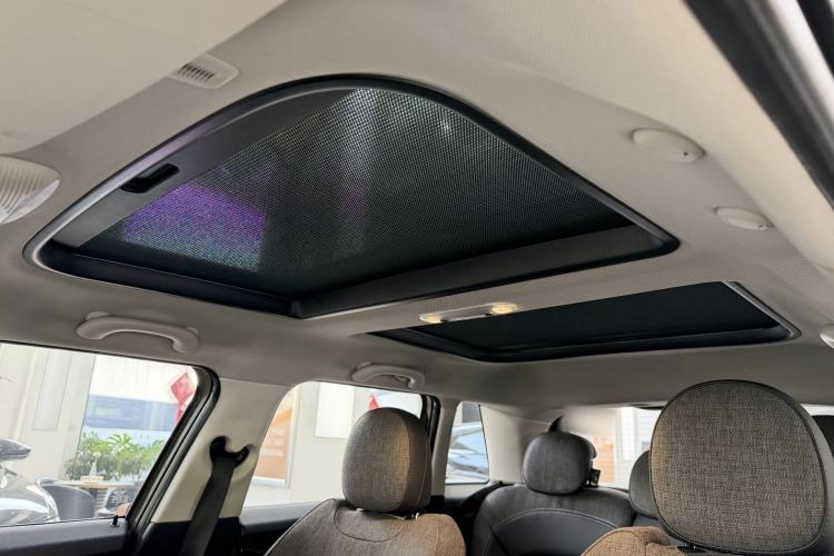 Used MINI 2019 1.5T COOPER Classic Edition Five-Door Version Interior 5