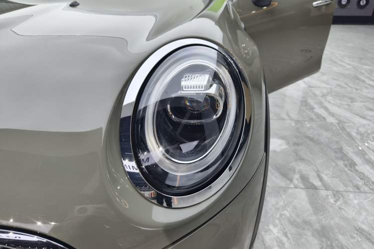 Used MINI 2019 1.5T COOPER Classic Edition Five-Door Version Left Front Headlight