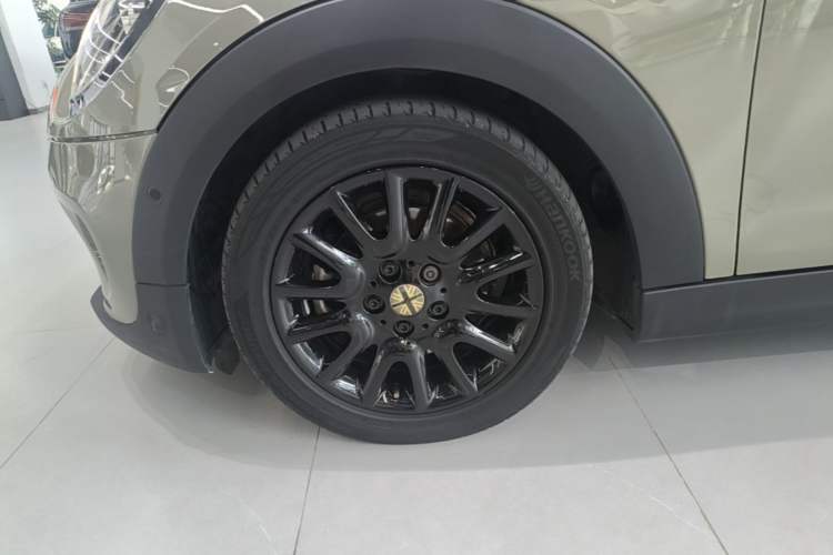 Used MINI 2019 1.5T COOPER Classic Edition Five-Door Version Left Front Wheel Hub