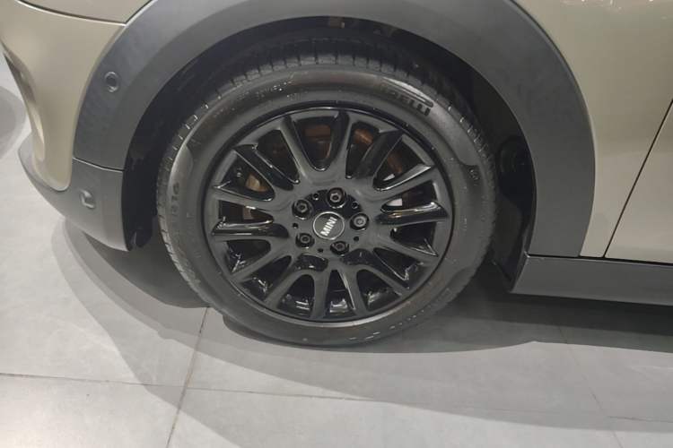 Used MINI 2019 1.5T COOPER Classic Edition Five-Door Version Left Front Wheel Hub