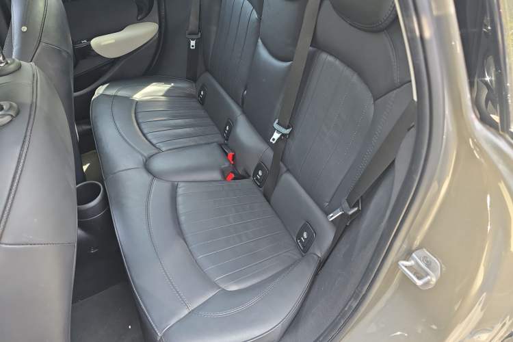 Used MINI 2019 2.0T COOPER S Artist Five-Door Edition Left Rear Seat