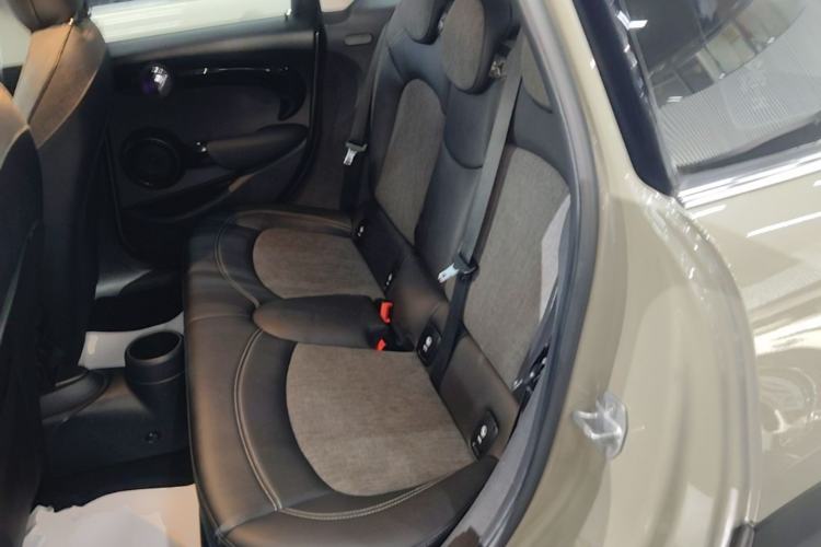 Used MINI 2019 1.5T COOPER Classic Edition Five-Door Version Left Rear Seat