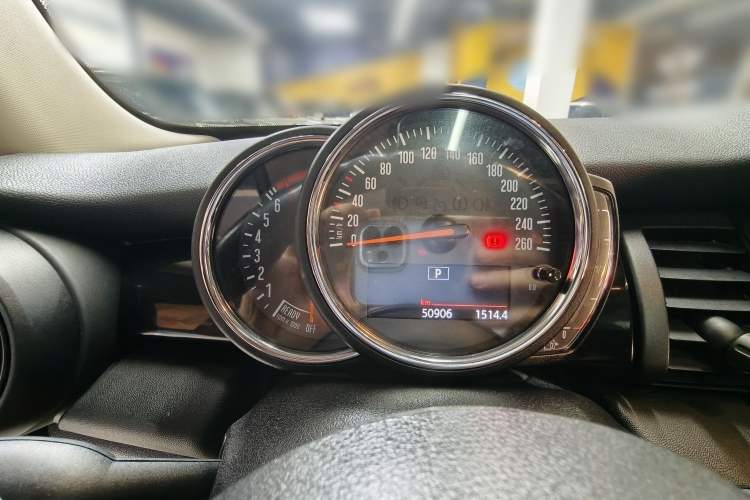 Used MINI 2019 1.5T COOPER Classic Edition Five-Door Version Odometer Close Up