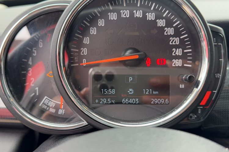 Used MINI 2019 1.5T COOPER Artist Five-Door Edition Odometer Close Up