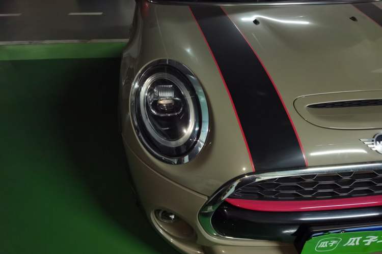 Used MINI 2019 2.0T COOPER S Classic Edition Five-Door Model Right Front Headlight