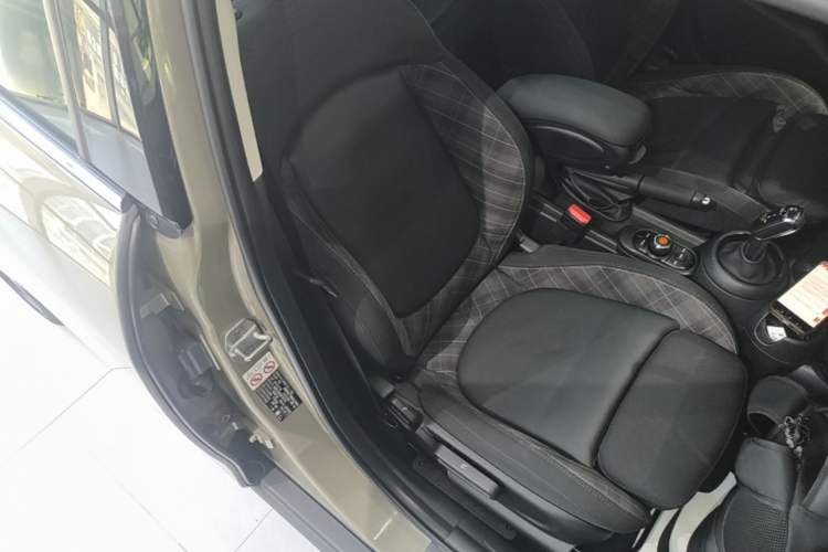 Used MINI 2019 1.5T COOPER Classic Edition Five-Door Version Right Front Seat