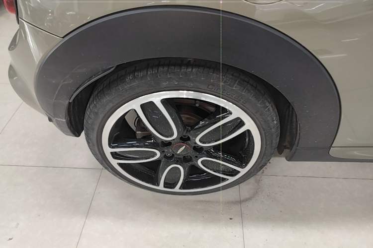 Used MINI 2019 2.0T COOPER S Racing Driver Right Rear Wheel Hub
