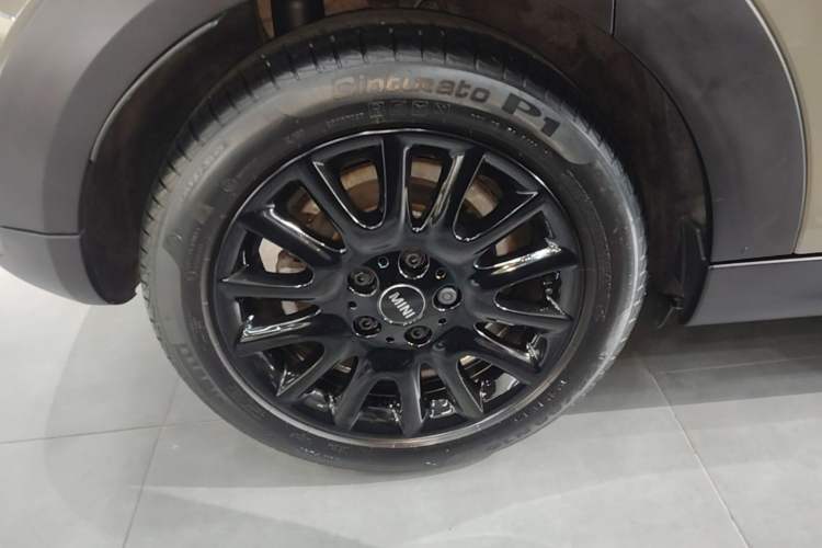 Used MINI 2019 1.5T COOPER Classic Edition Five-Door Version Right Rear Wheel Hub