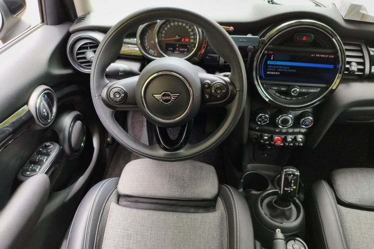 Used MINI 2019 1.5T COOPER Classic Edition Five-Door Version Steering Wheel