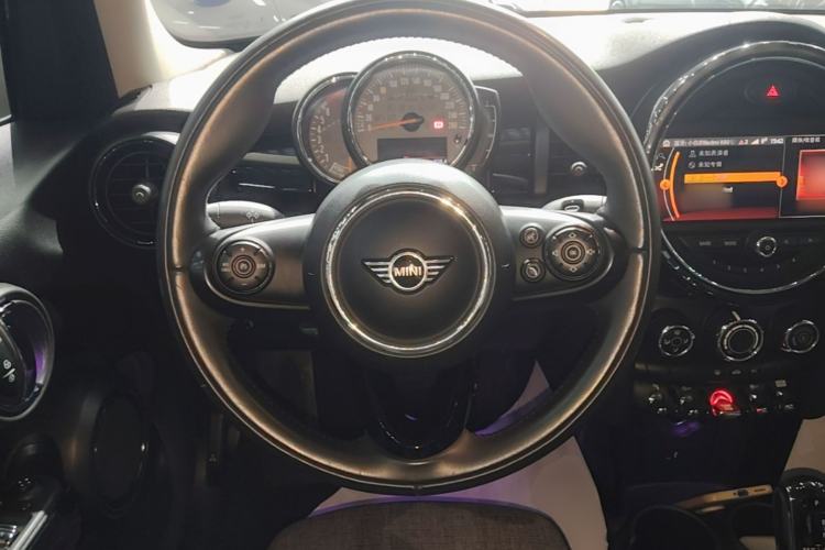 Used MINI 2019 1.5T COOPER Classic Edition Five-Door Version Steering Wheel