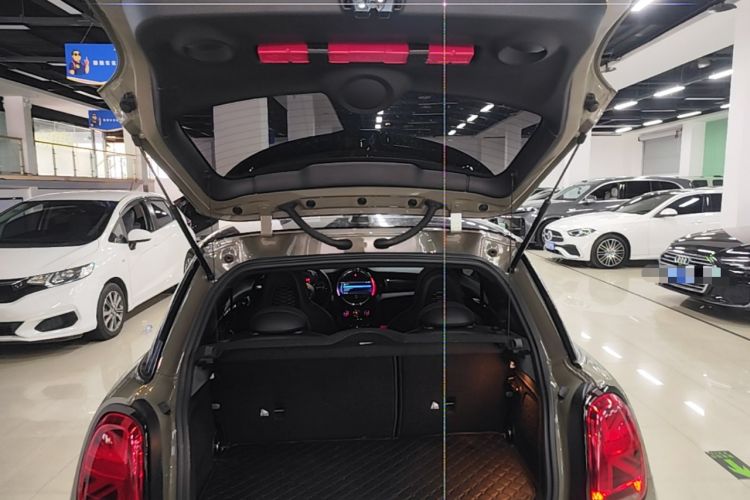 Used MINI 2019 2.0T COOPER S Racing Driver Trunk