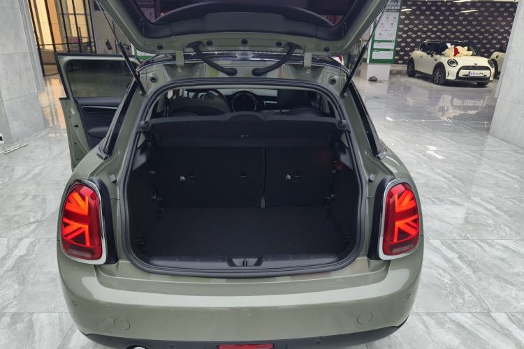 Used MINI 2019 1.5T COOPER Classic Edition Five-Door Version Trunk