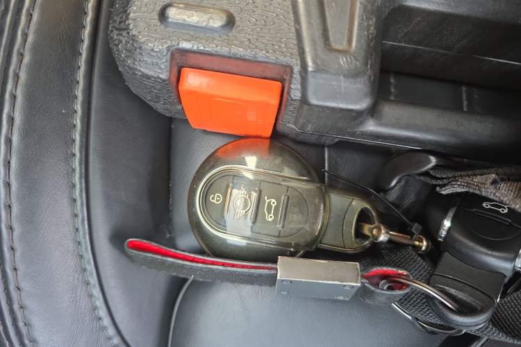 Used MINI 2019 2.0T COOPER S Artist Five-Door Edition Vehicle Key