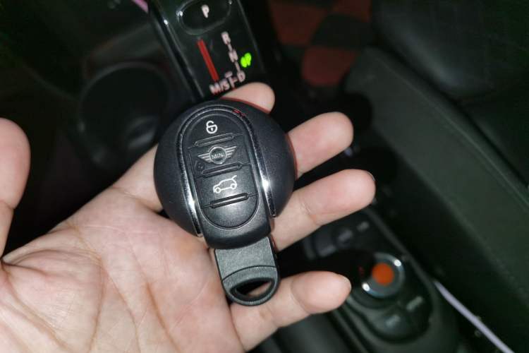 Used MINI 2019 2.0T COOPER S Classic Edition Five-Door Model Vehicle Key