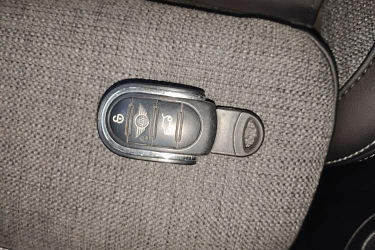 Used MINI 2019 1.5T COOPER Classic Edition Five-Door Version Vehicle Key