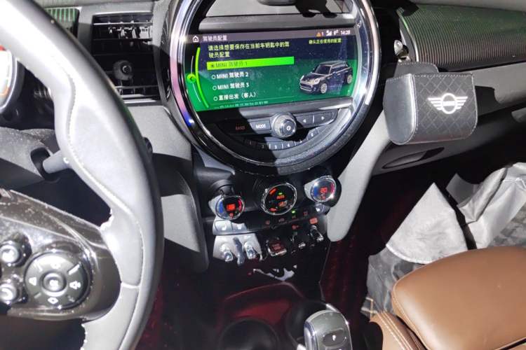 Used MINI 2019 2.0T COOPER S 60th Anniversary Edition Audio And AC Panel