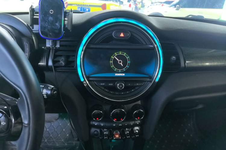 Used MINI 2019 1.5T COOPER 60th Anniversary Edition Audio And AC Panel