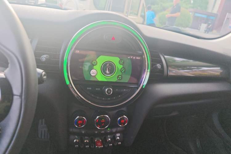 Used MINI 2019 2.0T COOPER S 60th Anniversary Edition Audio And AC Panel