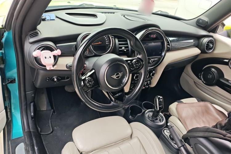 Used MINI 2019 1.5T COOPER CABRIO Artist Center Console