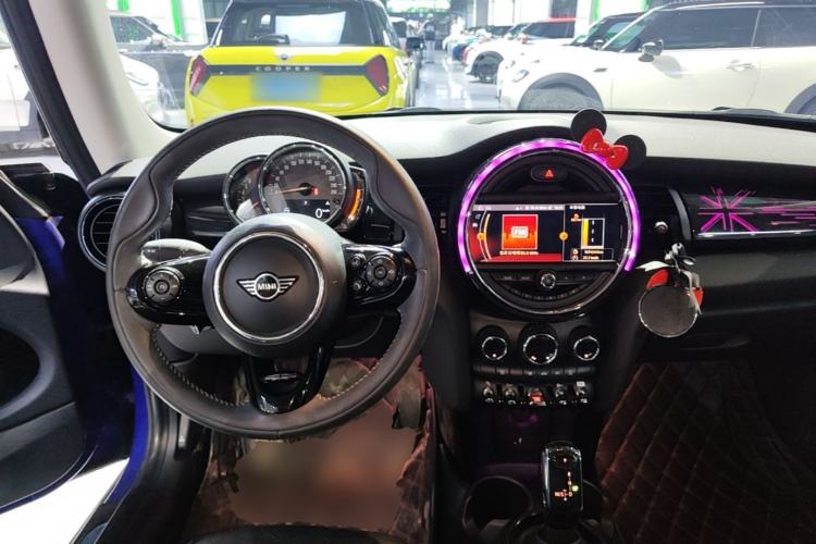 Used MINI 2019 1.5T COOPER Artist Center Console