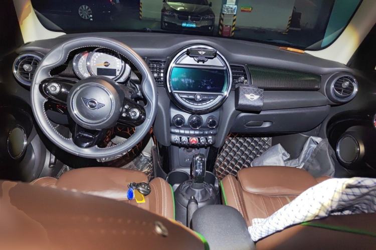 Used MINI 2019 2.0T COOPER S 60th Anniversary Edition Center Console