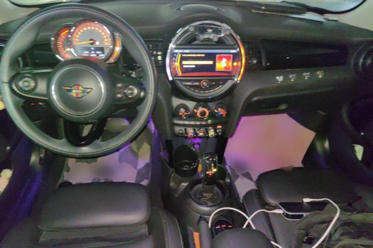 Used MINI 2019 1.5T COOPER Classic Edition Center Console