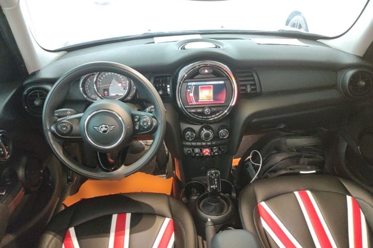 Used MINI 2019 1.5T ONE Five-Door Edition Center Console