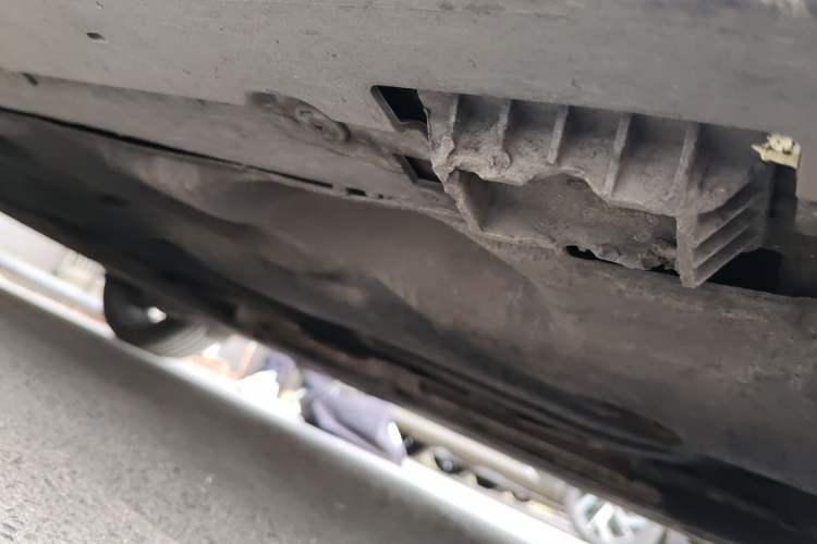 Used MINI 2019 1.5T COOPER 60th Anniversary Edition Five-Door Version Chassis Front Right