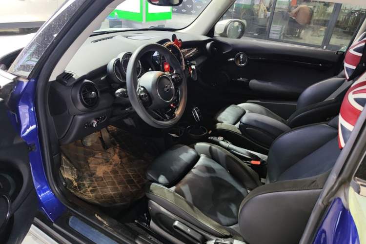 Used MINI 2019 1.5T COOPER Artist Driver Seat